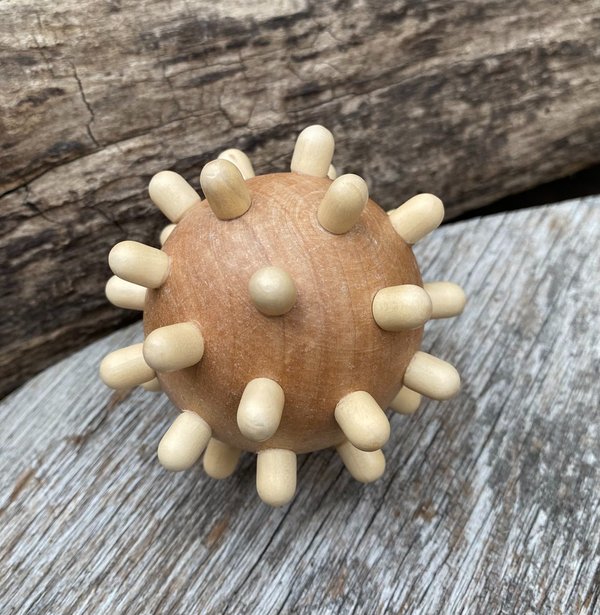 Massageball aus Holz von CROLL & DENECKE